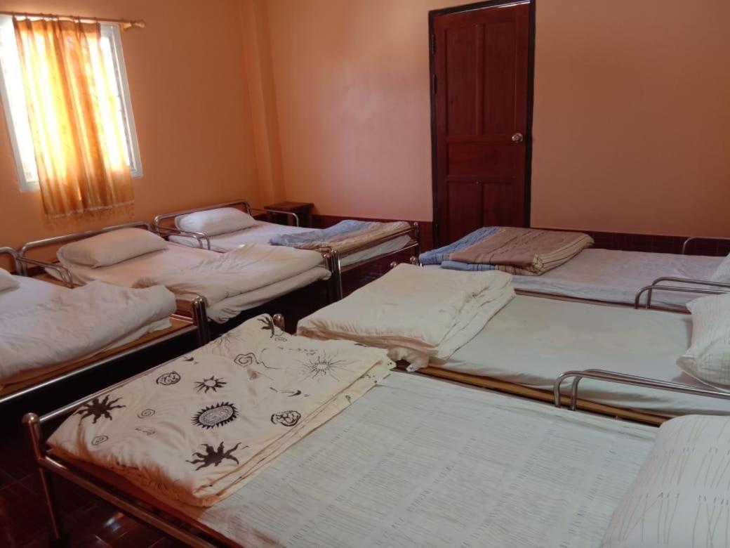 Soutchai Hostel And Tour Company Pakse Exterior photo